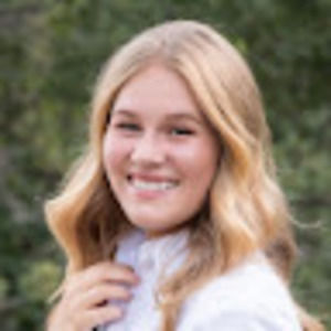 Meet your Posher, Mona